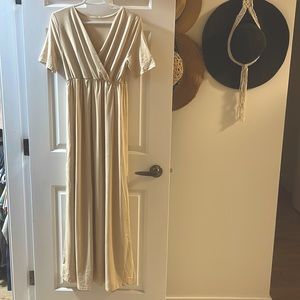 NEW without tags, Cream colored v-neck Maxi dress